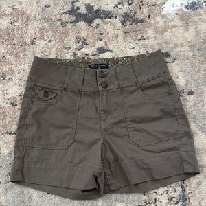 Women's Dictionary Olive Shorts size 4